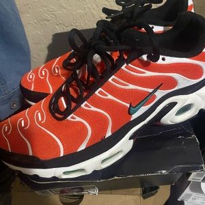 NIKE AIR MAX PLUS TEAM ORANGE NEPTUNE GREEN